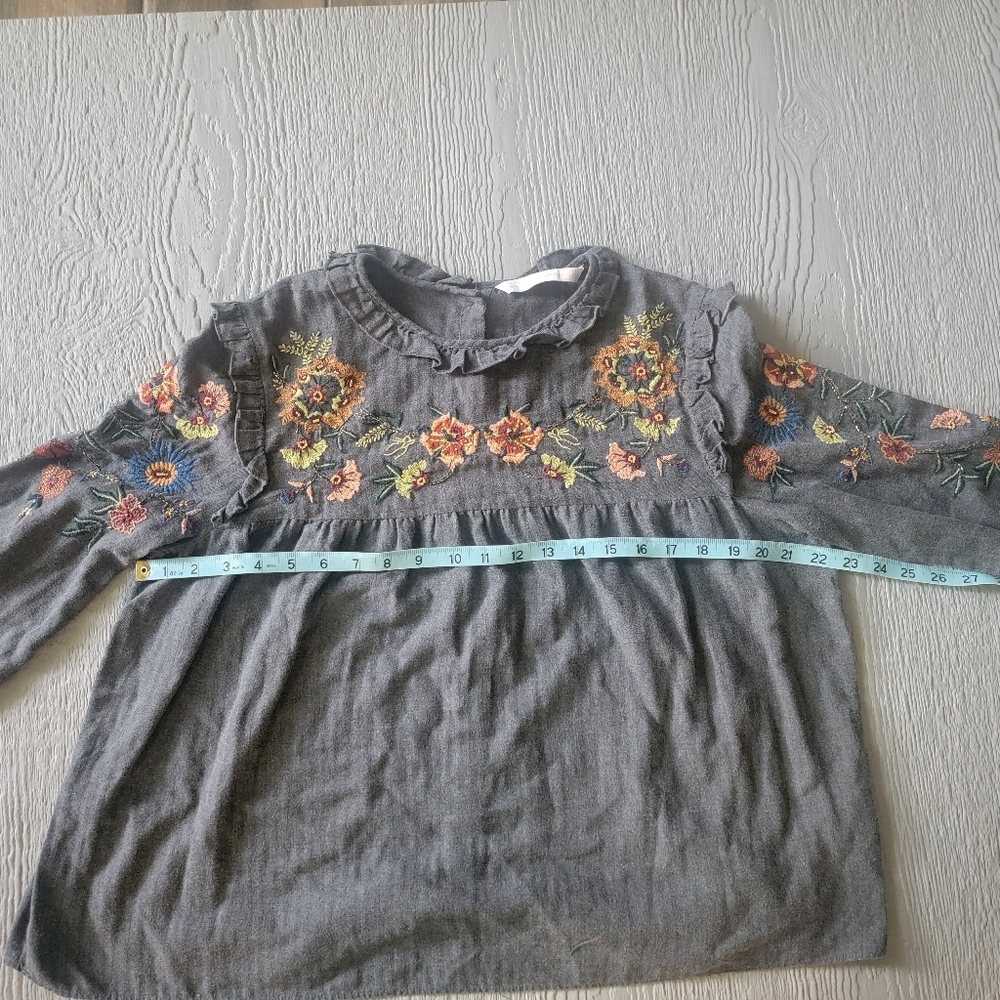 ♡Zara Gray Floral Embroidered Long-Sleeve Top B-11